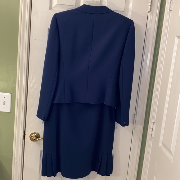 STRESA ASL DUSK BLUE  2 Piece jacket and skirt uniquely designed for business. - Picture 2 of 10